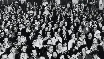 Звуки закадрового смеха