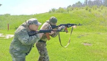 Звуки стрельбы из автомата