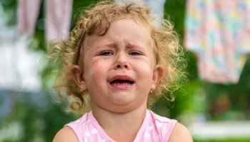 Звуки плача ребенка