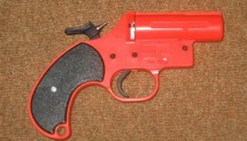 Звуки сигнального пистолета