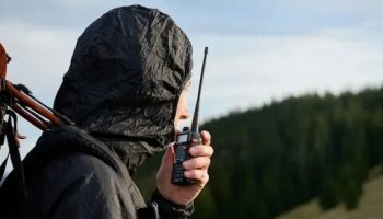 Звуки разговоров по рации