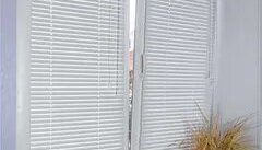 Звуки жалюзи, занавесок