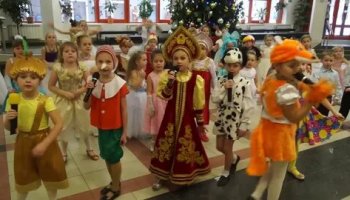 Звуки детских песен, ёлки