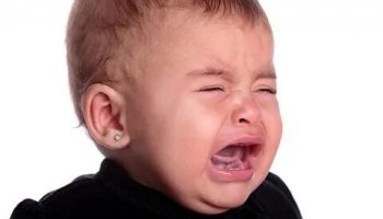 Звуки плача новорожденного