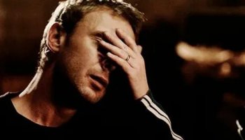 Звуки тяжелого вздоха