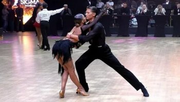 Звуки танцев, песен