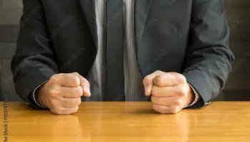 Звуки стука по столу