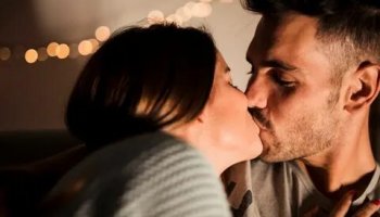 Звуки поцелуев