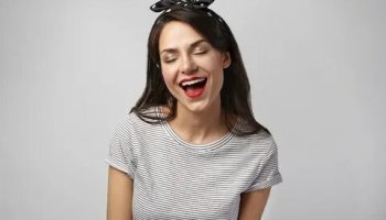 Звуки женского смеха