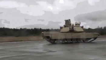 Звуки движения танка, скрипа гусениц