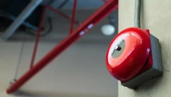 Звуки пожарной тревоги