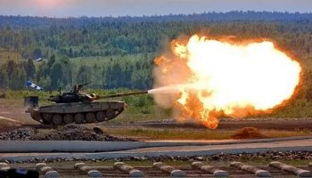 Звуки выстрелов танка