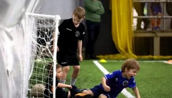 Звуки футбола, детей
