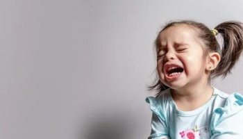 Звуки плача ребёнка